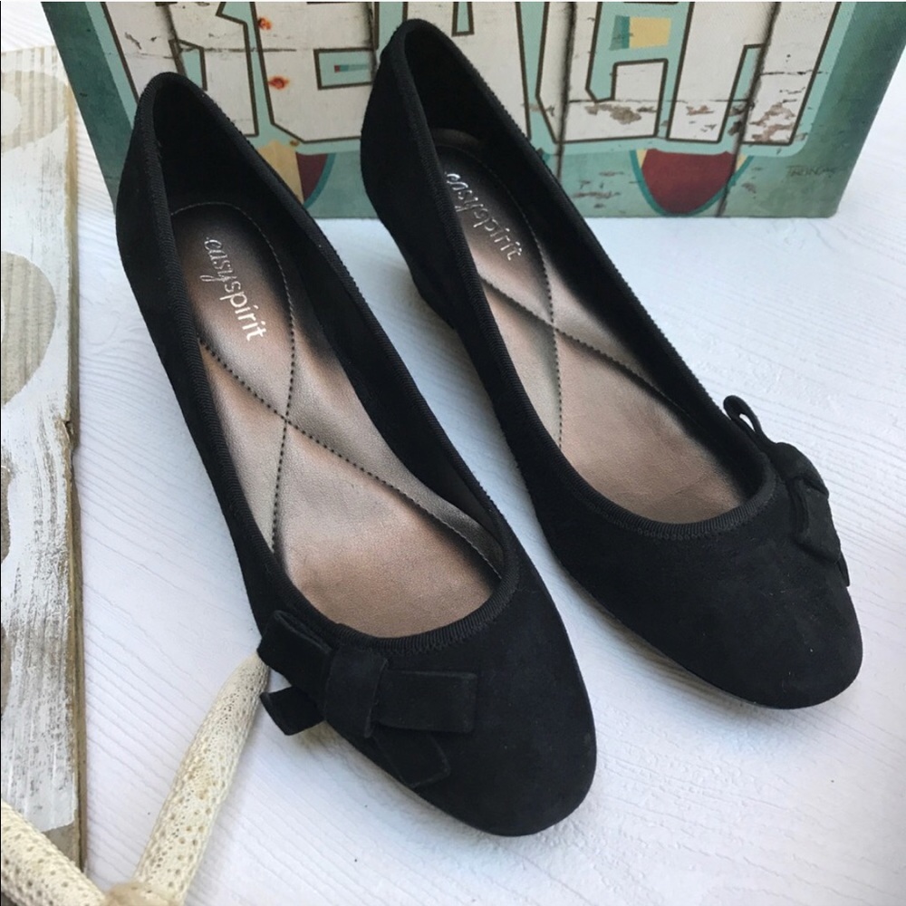Size 6 black wedges by easy spirit